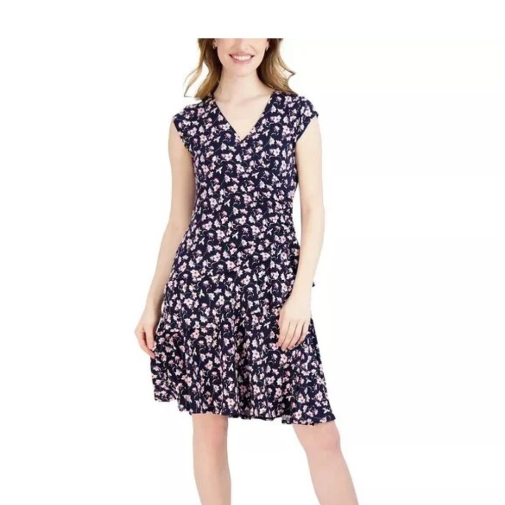 Signature by Robbie Bee Floral Faux Wrap Dress in Navy and White. Size Petite L - Picture 5 of 7